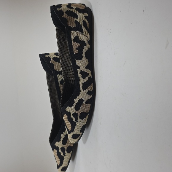 MIA Black and Tan Leopard Flats - Picture 4 of 6